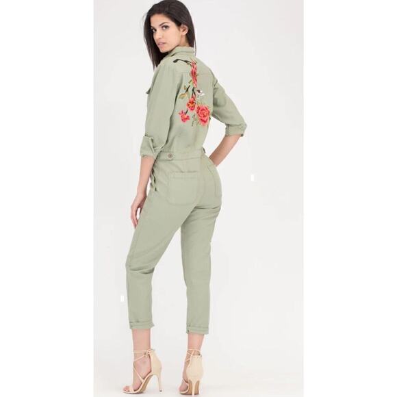Signature 8 Women's Olive Embroidered Flower Jumpsuit SZ Medium Rare - Picture 1 of 8